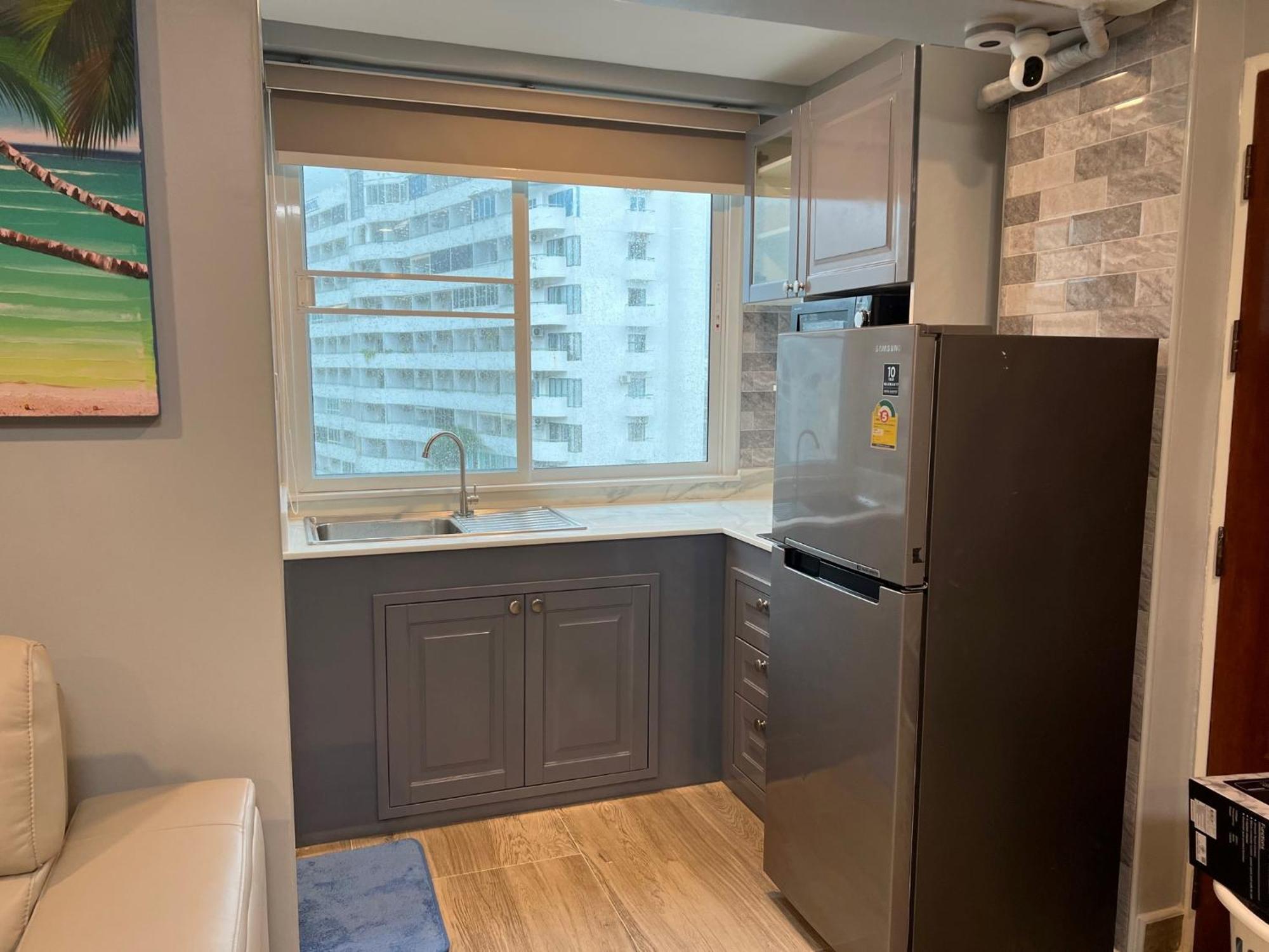 Private Modern Apartments By Patong Vacation Rentals Located In The Heart Of Patong, Walking Distance To The Beach, Kitchen, Private Bathroom, Seating Area, 65" Smart Tv With Free Wifi Exteriör bild