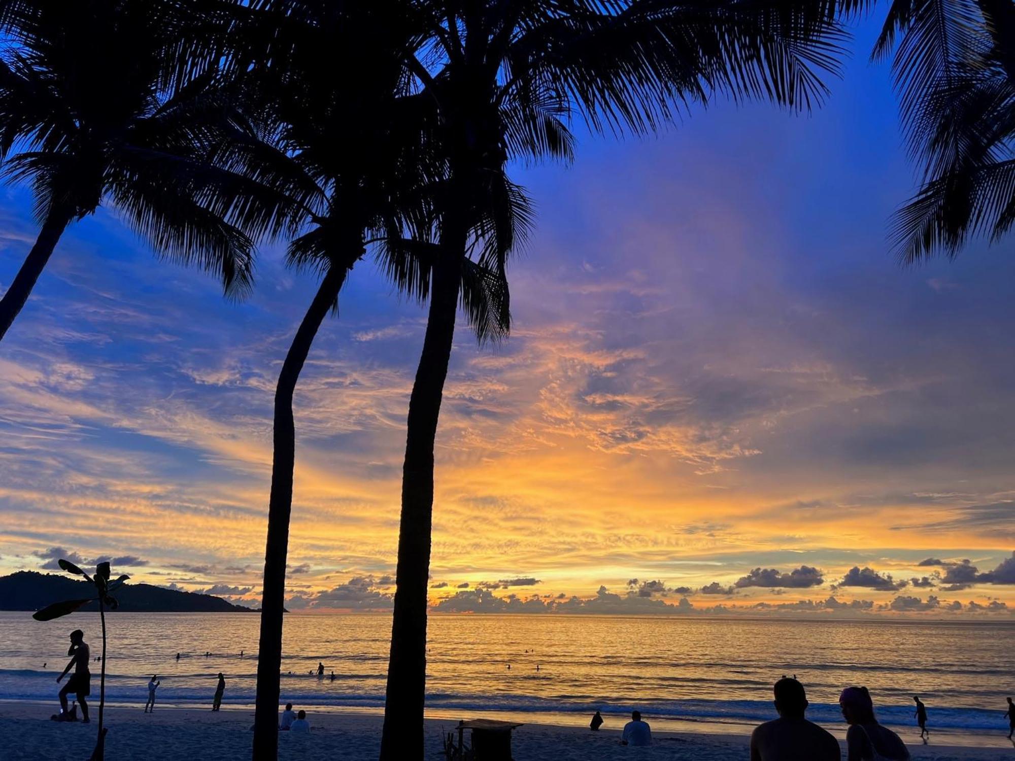 Private Modern Apartments By Patong Vacation Rentals Located In The Heart Of Patong, Walking Distance To The Beach, Kitchen, Private Bathroom, Seating Area, 65" Smart Tv With Free Wifi Exteriör bild