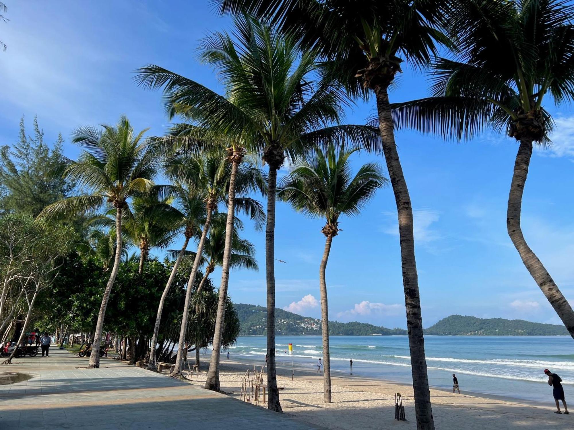 Private Modern Apartments By Patong Vacation Rentals Located In The Heart Of Patong, Walking Distance To The Beach, Kitchen, Private Bathroom, Seating Area, 65" Smart Tv With Free Wifi Exteriör bild
