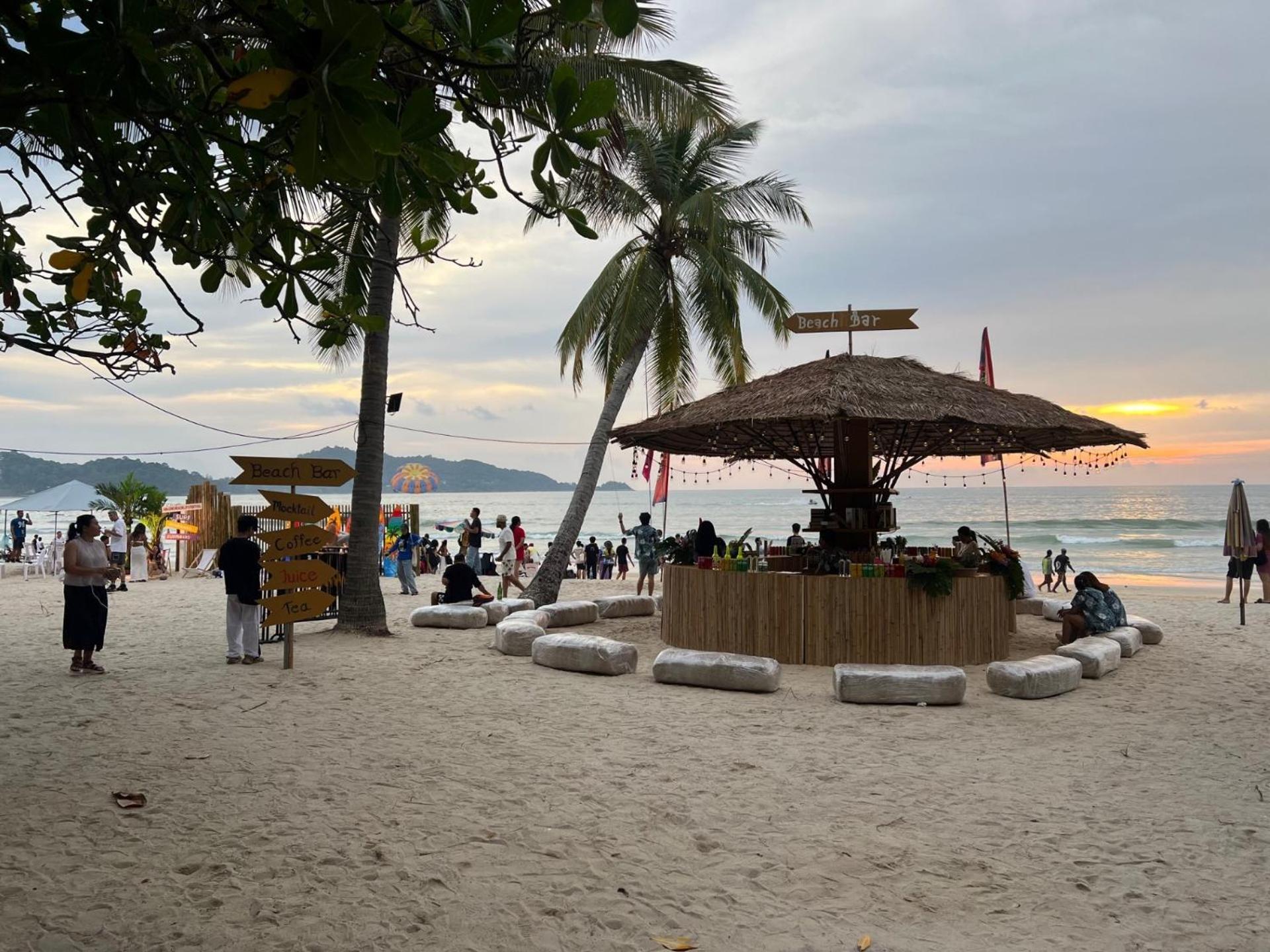 Private Modern Apartments By Patong Vacation Rentals Located In The Heart Of Patong, Walking Distance To The Beach, Kitchen, Private Bathroom, Seating Area, 65" Smart Tv With Free Wifi Exteriör bild